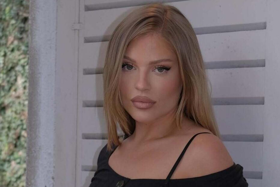 Luísa Sonza assiste a jogo do FC Porto no Estádio do Dragão com Villas-Boas