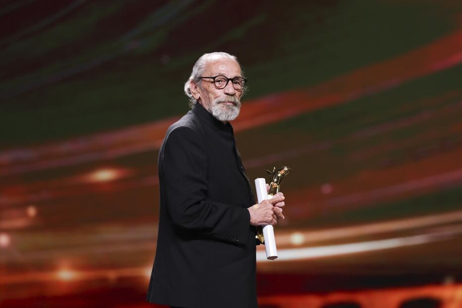 José Martins recebe prémio de melhor ator no Festival de Xangai pelo filme 
