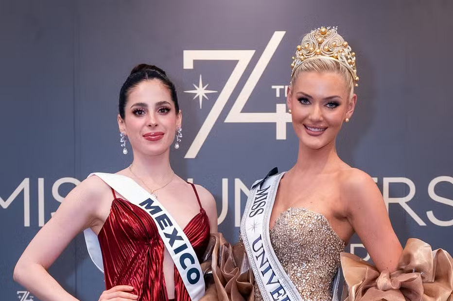 Miss México e Miss Universo em evento após polémica com diretor