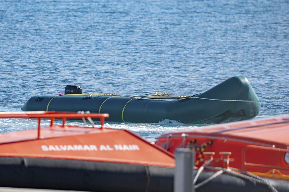 Embarcação com 248 pessoas chega às ilhas Canárias após viagem de sete dias desde a Gâmbia