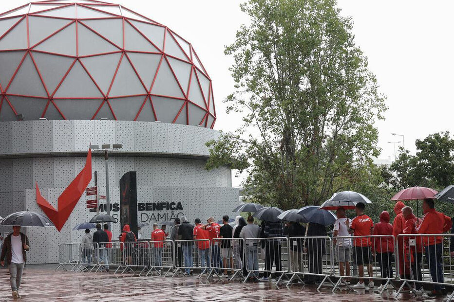 Eleições no Benfica: clube promete espera máxima de 30 minutos para votação