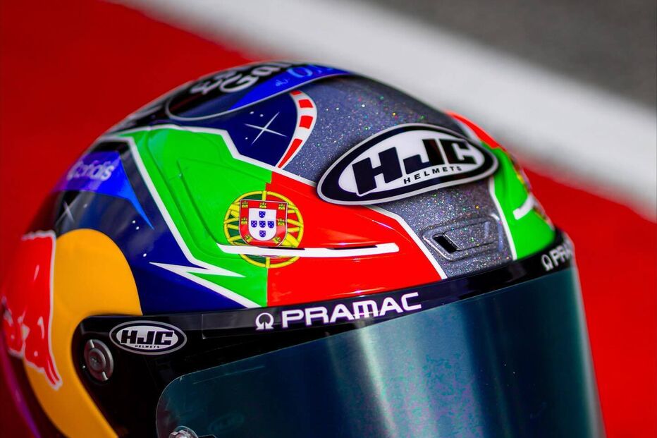 Capacete especial de Miguel Oliveira para a corrida em Portimão