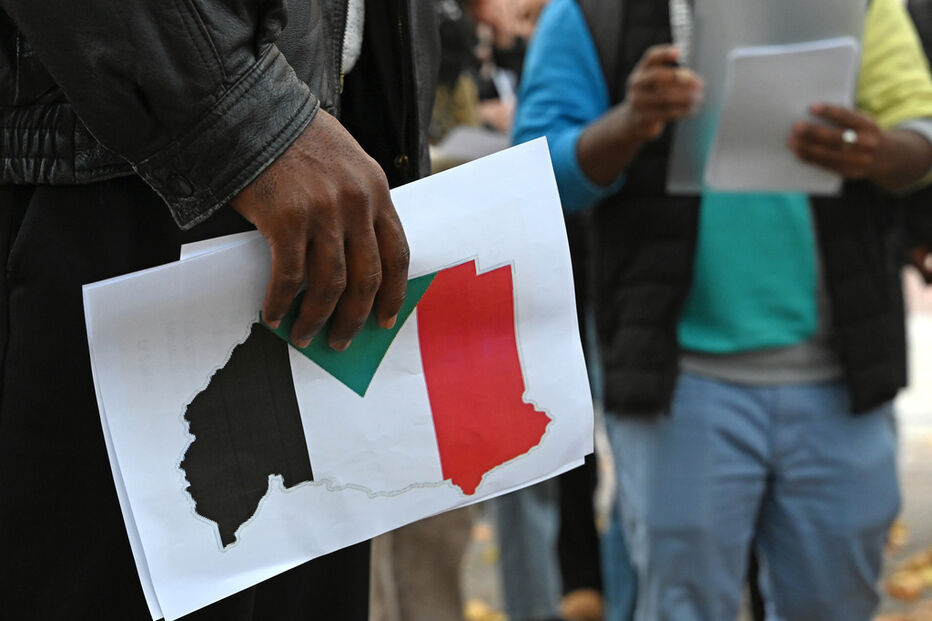 Conflito no Sudão agrava-se com explosões perto de Cartum e cortes de energia