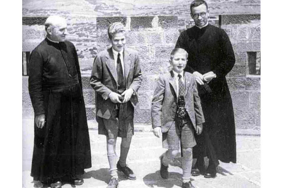 Juan Carlos recorda a morte do irmão Alfonso e lamenta afastamento do filho, Felipe VI