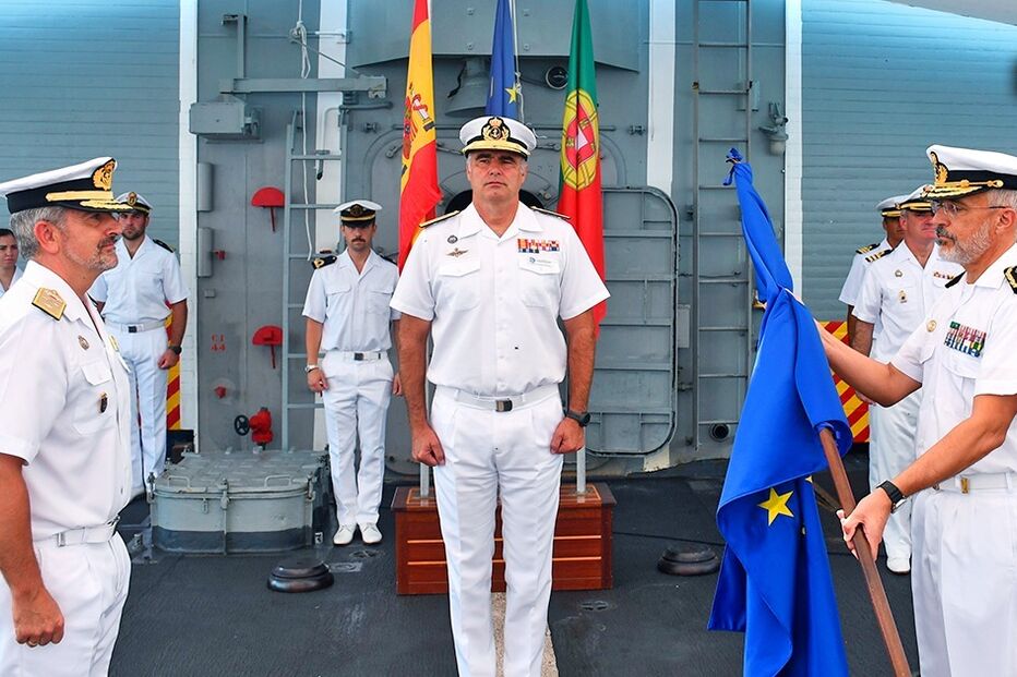 Almirante português lidera operação contra pirataria ao largo da Somália