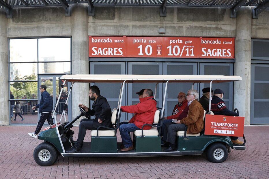 Benfica oferece transporte a sócios com mobilidade reduzida nas portas Sagres 10 e 11
