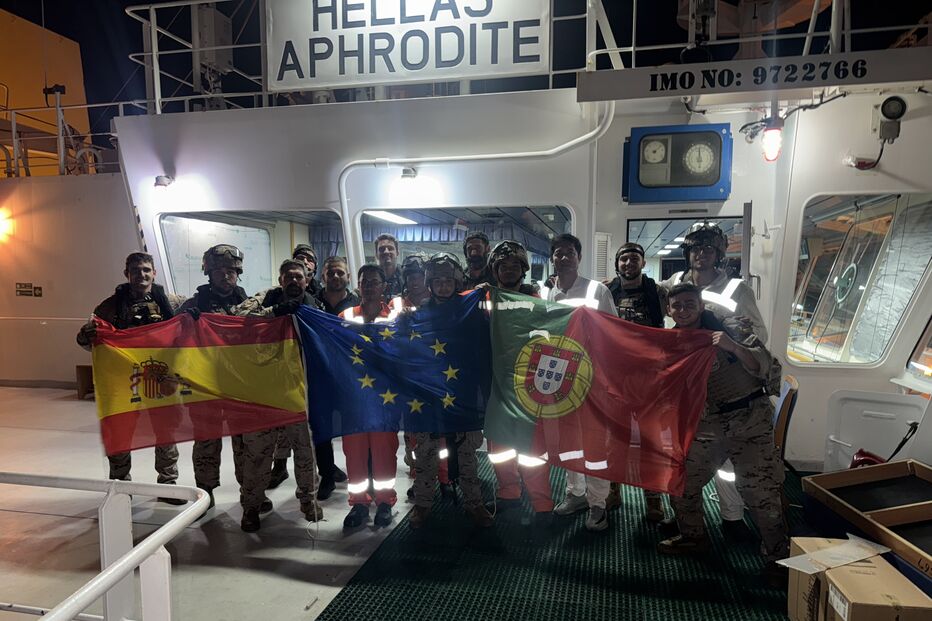 Almirante português lidera operação da EUNAVFOR que libertou navio ao largo da Somália