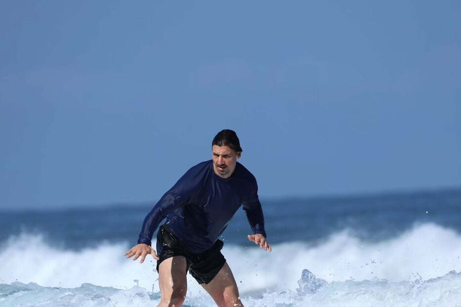 Ibrahimovic troca relvados por surf e rituais em Bali após reforma