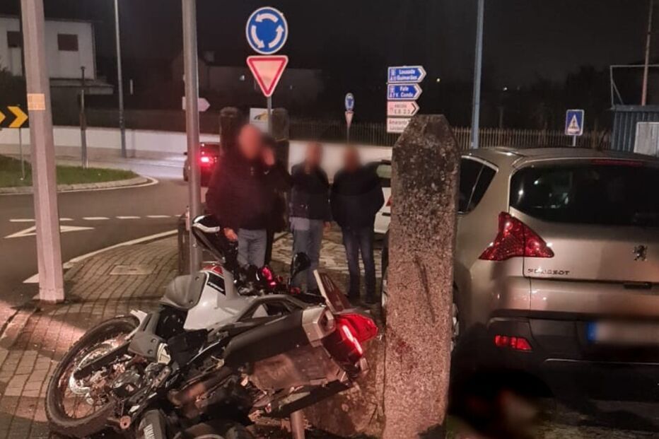 Dois feridos após despiste de mota contra muro em Felgueiras