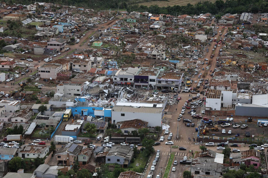 Paraná em calamidade após tornado causar mortos e devastação em Rio Bonito do Iguaçu