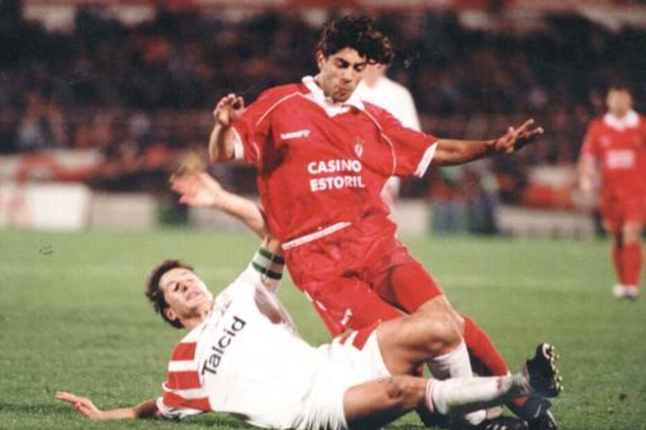 Rui Costa em ação pelo Benfica, clube que lidera agora como presidente