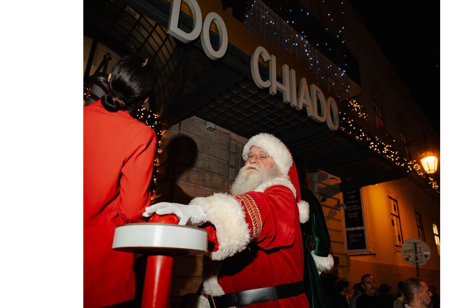 Pai Natal nos Armazéns do Chiado para inaugurar a iluminação festiva