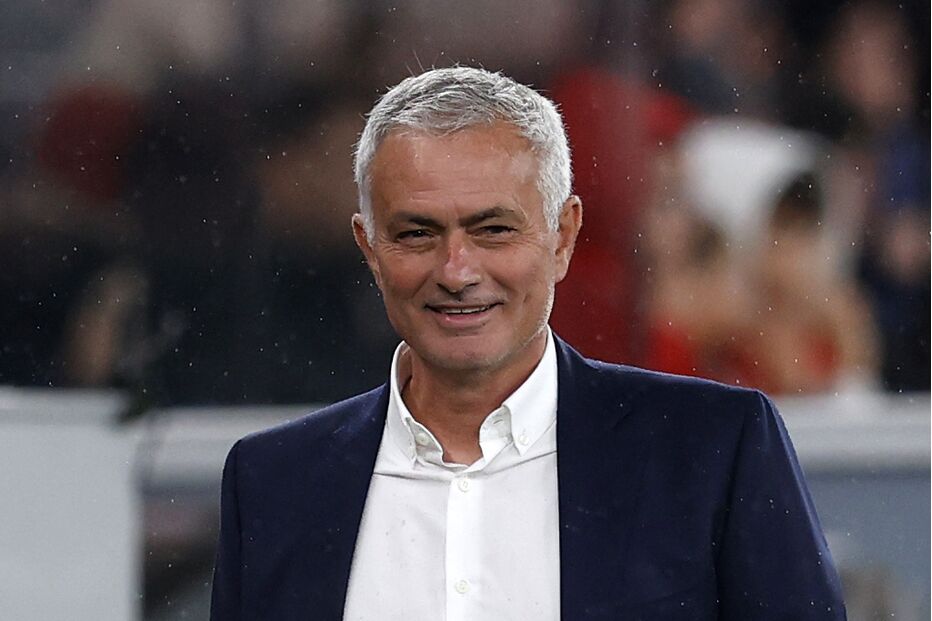 Mourinho deixa dívida de 747 mil € em hotel de Istambul após 15 meses