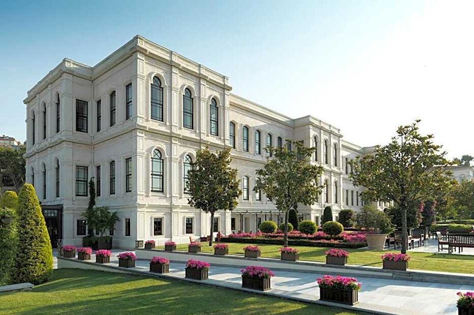 Mourinho deixa dívida de 747 mil € em hotel de Istambul após 15 meses