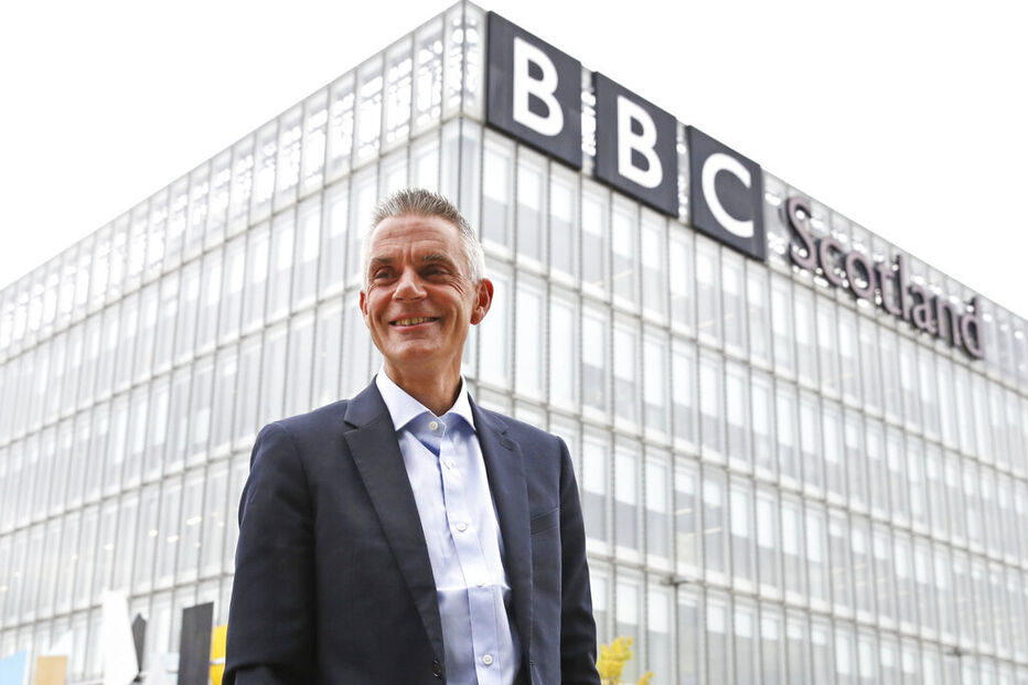 Diretor-geral e diretora-executiva da BBC renunciam após polémica com discurso de Trump