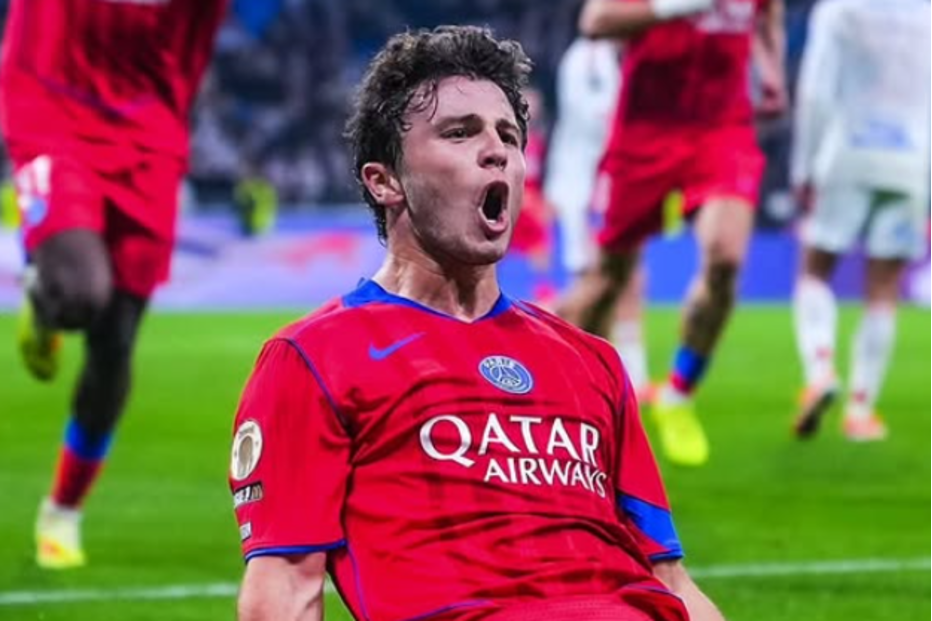 João Neves garante vitória do Paris Saint-Germain contra o Lyon, com um golo de cabeça nos descontos