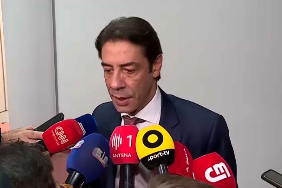 Rui Costa critica arbitragem após empate do Benfica contra o Casa Pia