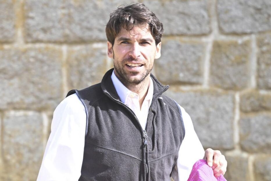 Cayetano Rivera sofre acidente de viação em Sevilha e teste de alcoolemia deu positivo.
