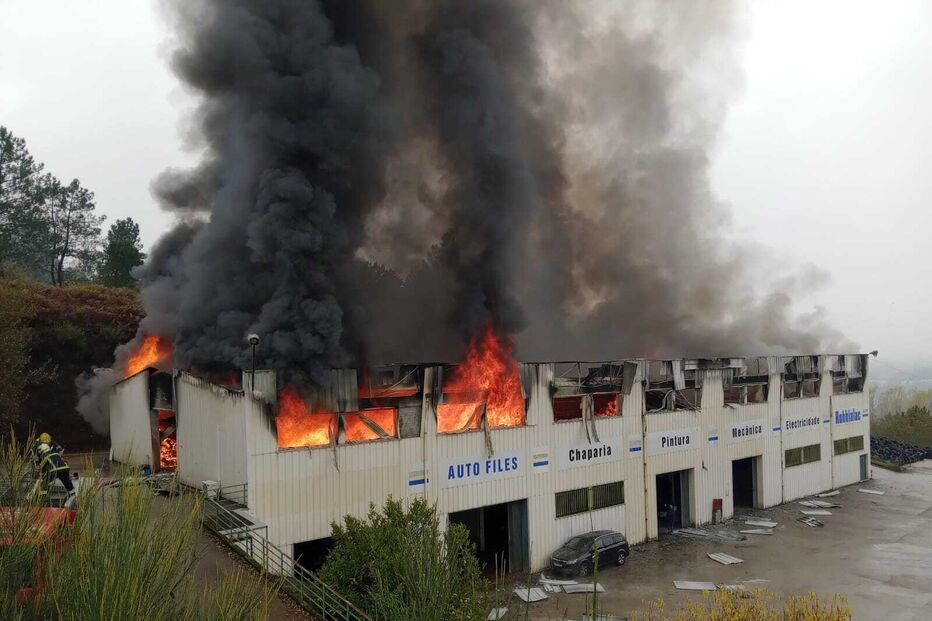 Incêndio destruiu carpintaria em Amarante