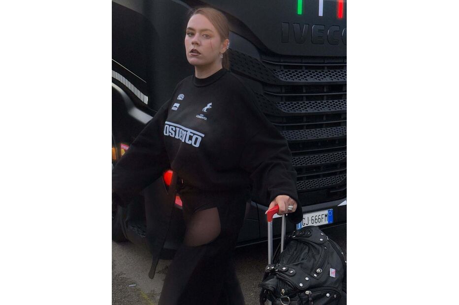 Iolanda canta hino em Portimão após sucesso na Eurovisão e despedida de Miguel Oliveira