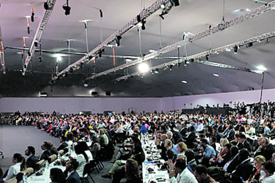 Auditório onde decorrem as sessões principais