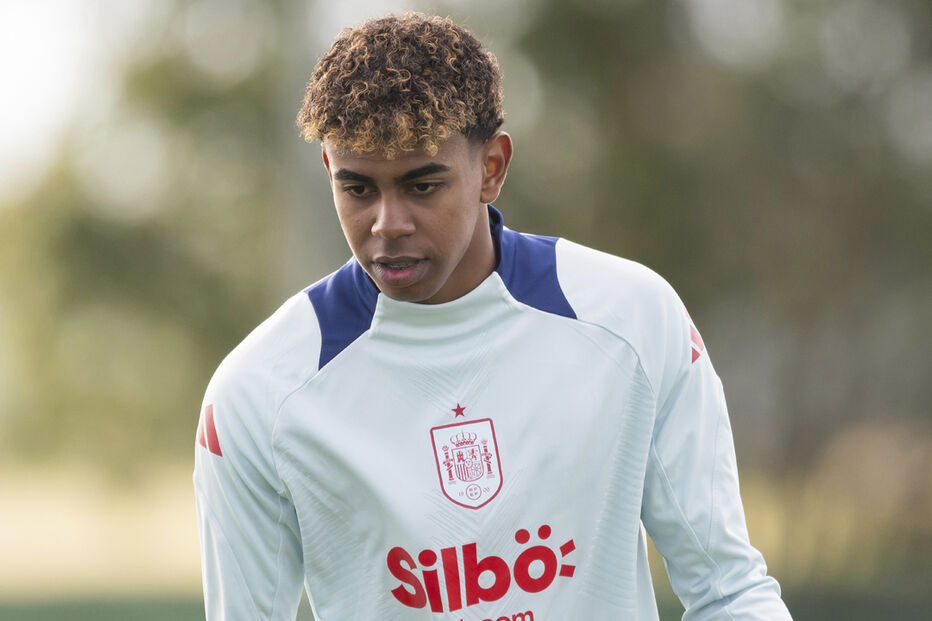 Lamine Yamal não vai estar nos próximos compromissos da seleção espanhola