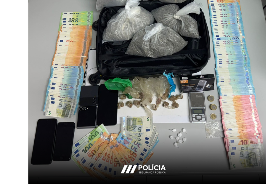 Apreensão de dinheiro, telemóveis e droga pela Polícia de Segurança Pública