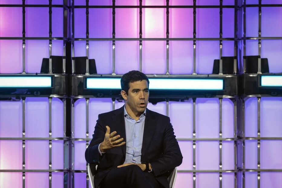 António Leitão Amaro destaca Portugal como país seguro para investidores na Web Summit, em Lisboa