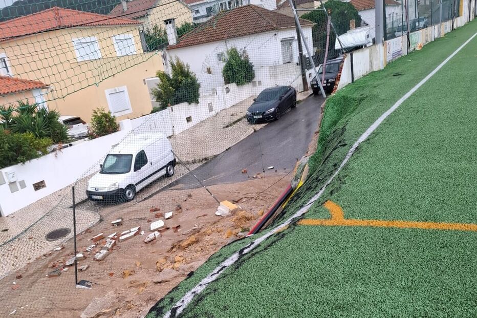 Mau tempo provoca estragos no clube de futebol de Cabanas