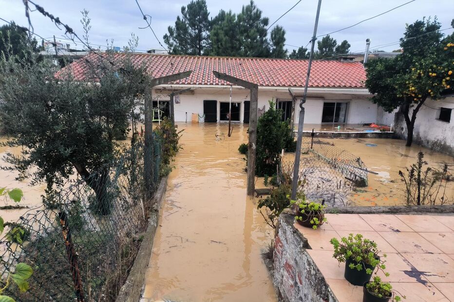 Casa inundada devido ao mau tempo em Portugal