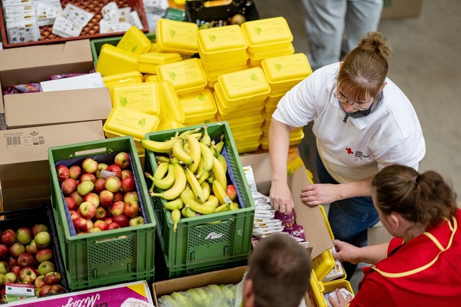 Intoxicação alimentar afeta mais de 11 mil crianças na Indonésia, via programa de refeições escolares