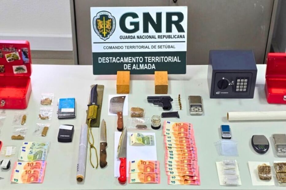 A GNR apreende armas, dinheiro e droga na Área Metropolitana de Lisboa