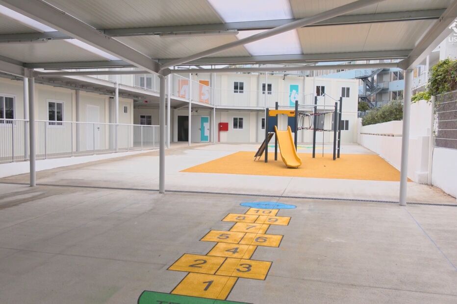 Escola Rainha Santa Isabel está a funcionar em contentores desde 2021