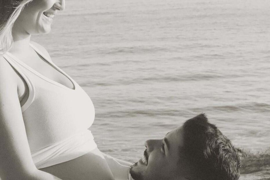 Cantor emociona-se ao saber que vai ser pai, em concerto no Alentejo.
