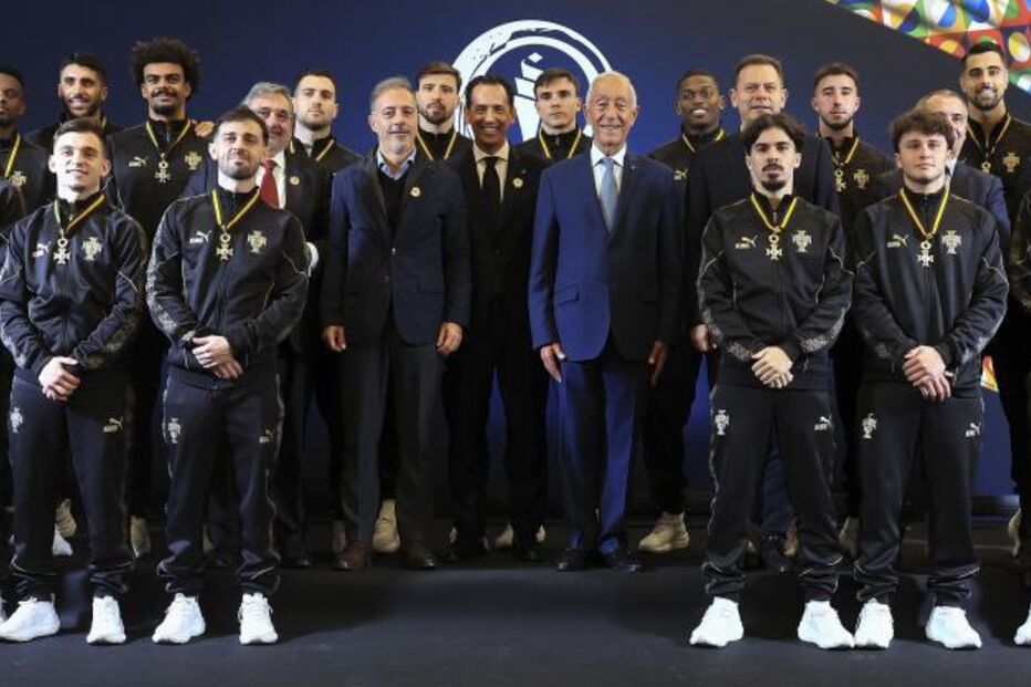 Homenagem aos campeões da Liga das Nações com Marcelo e Montenegro no Porto