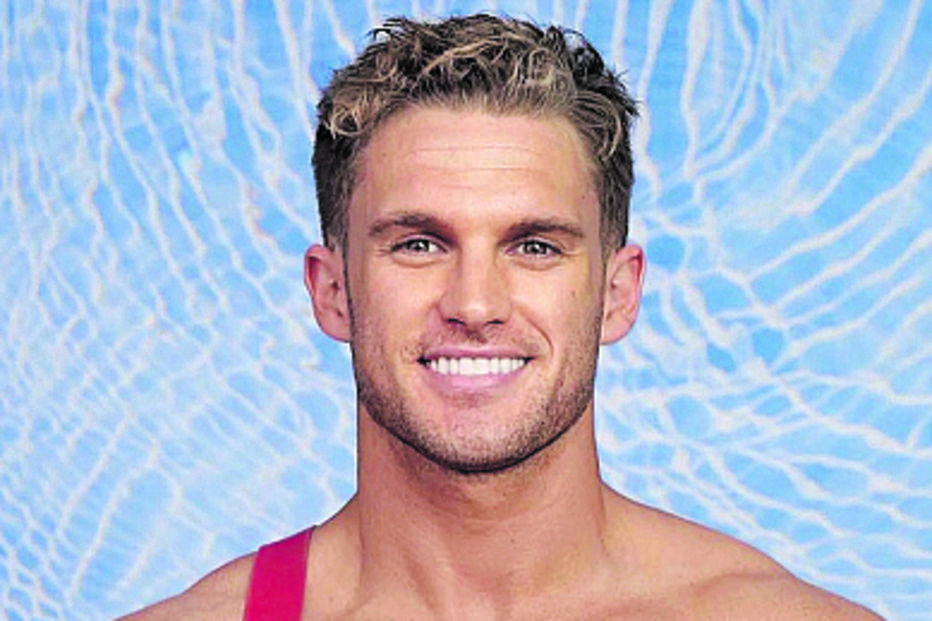 Bombeiros posaram com cães, patos, coalas e gatos, entre outros animais 