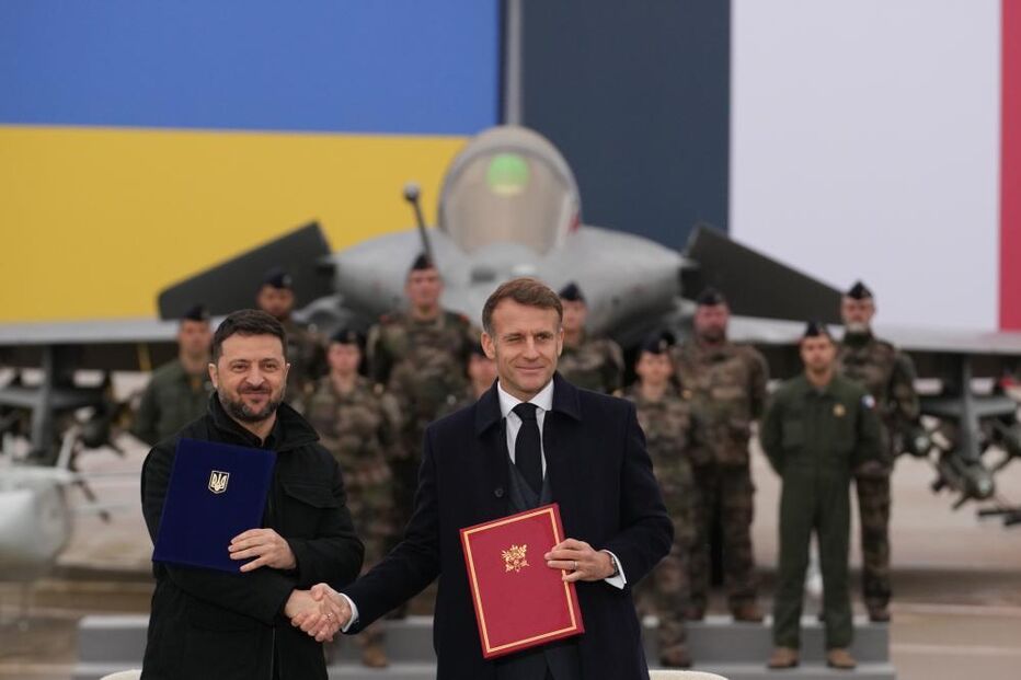 Zelensky e Macron firmam esta segunda-feira acordos de Defesa em Paris