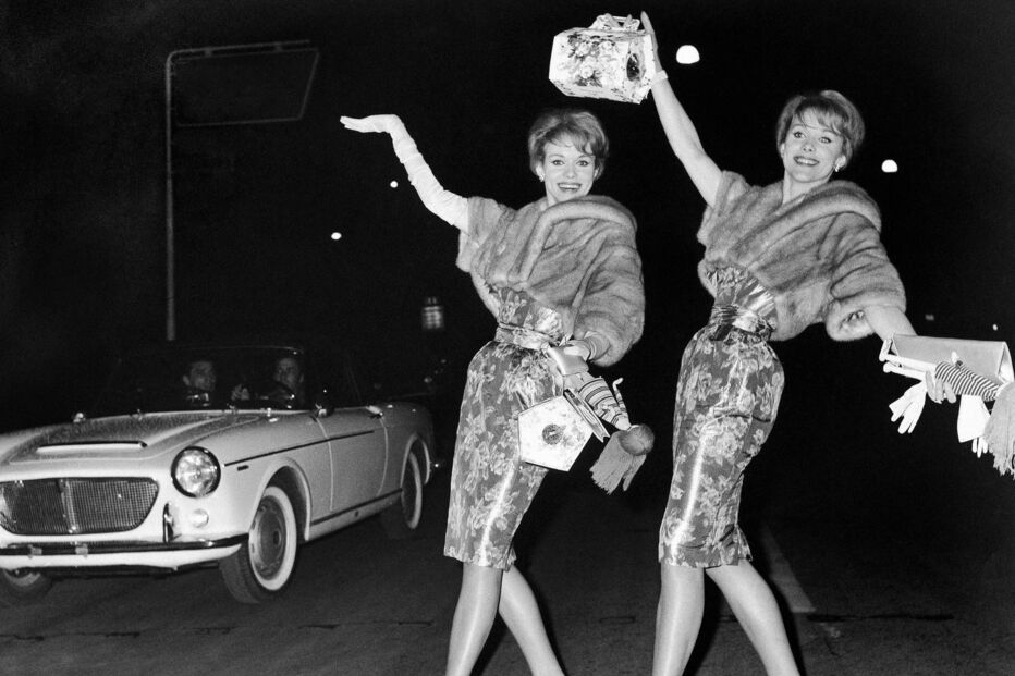 Alice e Ellen Kessler, as dançarinas gémeas, faleceram em Munique, aos 89 anos.
