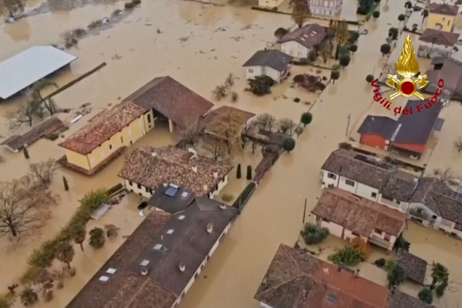 Chuvas intensas provocam inundações em Itália   