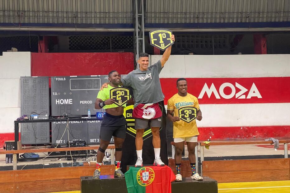 Vencedores do MOZA Mozambique Championship exibem os seus prémios