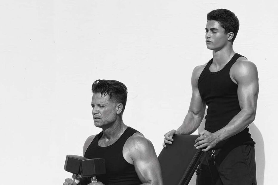 David Charvet e o filho praticam desporto