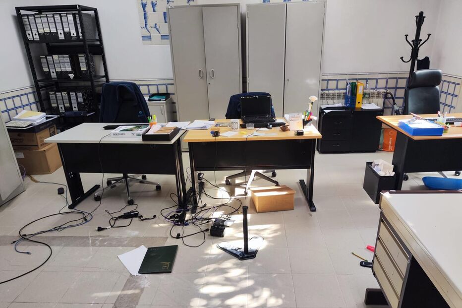 Homem com esquizofrenia destrói hospital em Santa Maria da Feira e agride enfermeiro