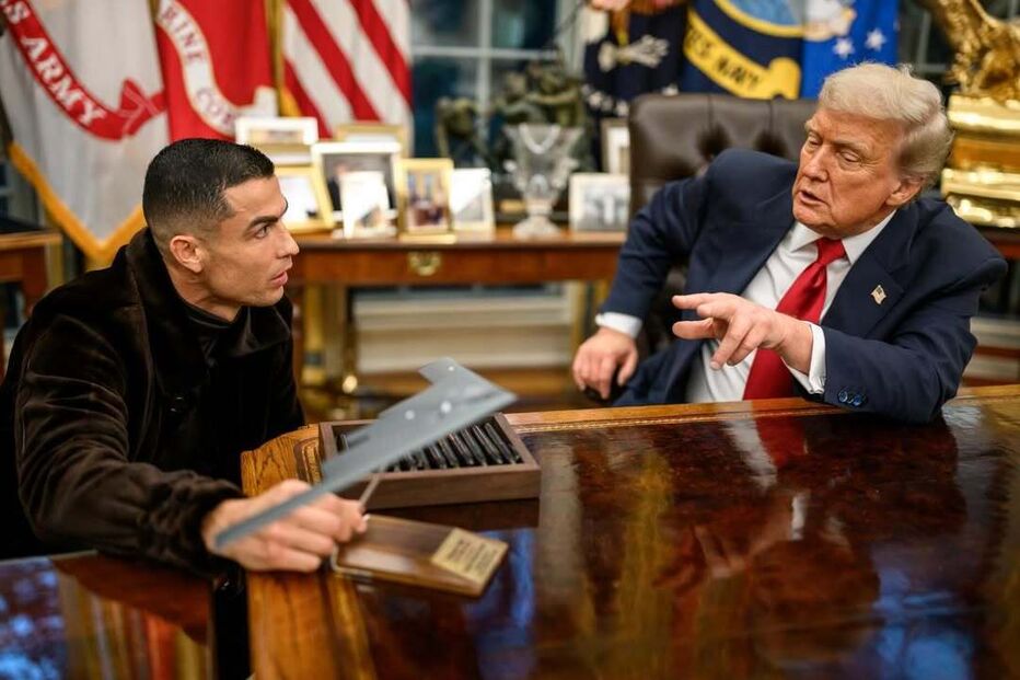 Cristiano Ronaldo recebido por Donald Trump na Casa Branca 