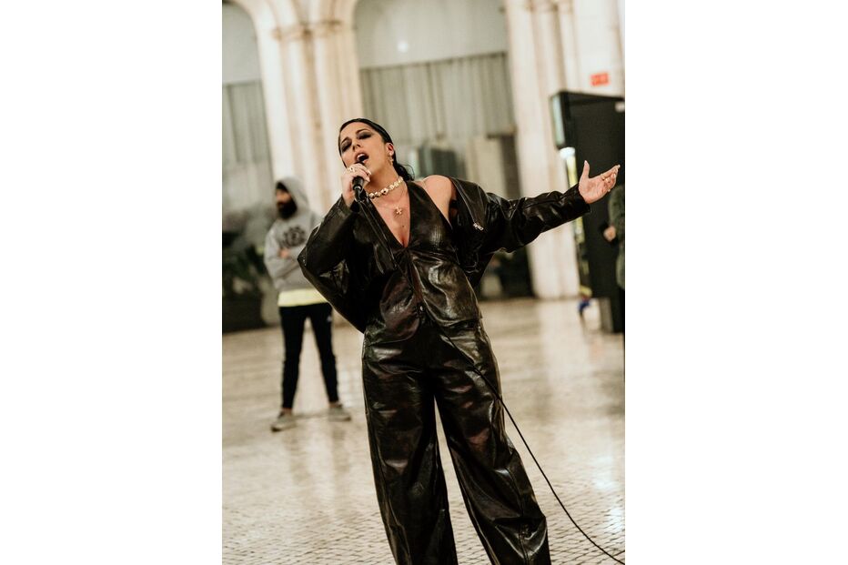 Sara Correia divulga nova canção em Lisboa, com mensagem sobre a força feminina