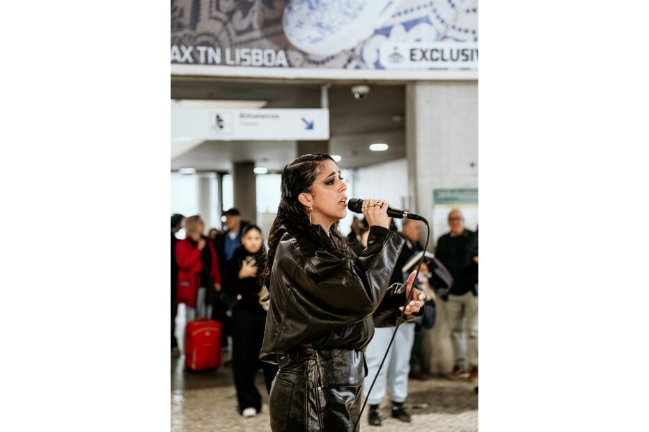 Sara Correia promove novo single em Lisboa, com mensagem sobre força feminina