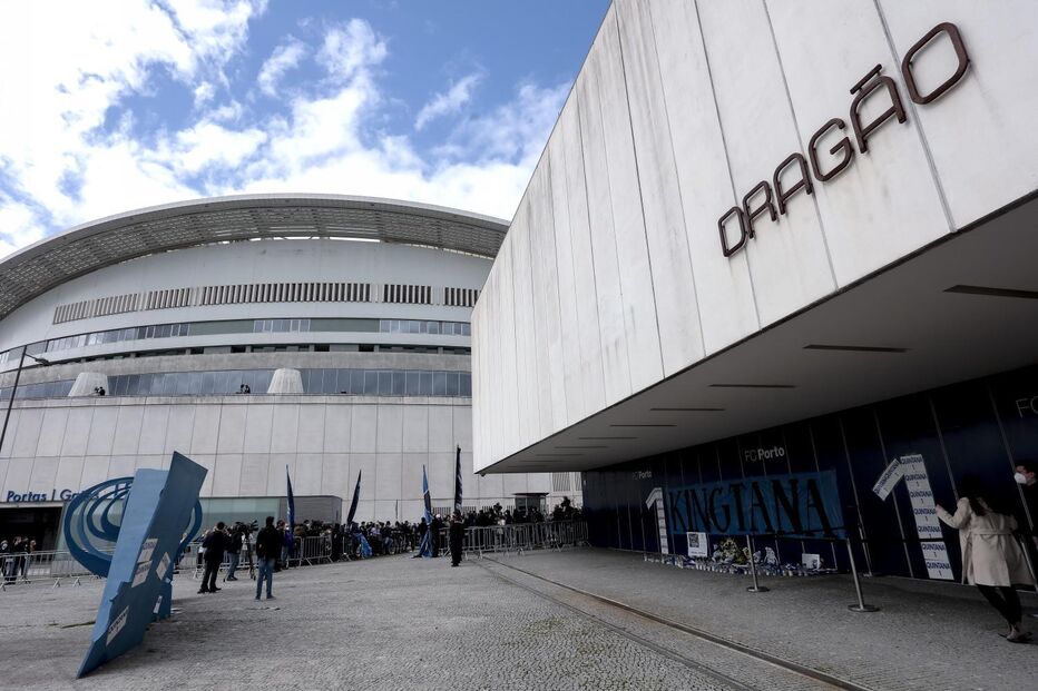 Sócios do FC Porto votam expulsões na Assembleia-Geral no Estádio do Dragão