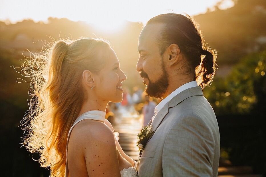 Gabriel O Pensador e Gabriela Vicente celebram casamento