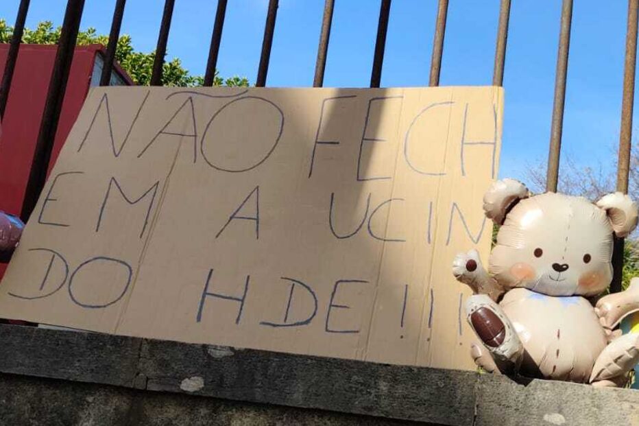 Protesto contra encerramento da UCIN no Hospital Dona Estefânia, em Lisboa