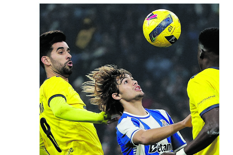 Mora saltou do banco a tempo de ser a estrela do jogo