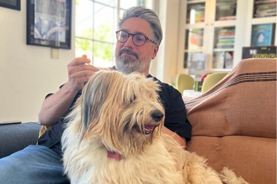 Quem é a cadela Chiclete que parece ter pressentido o AVC do dono, Nuno Markl?